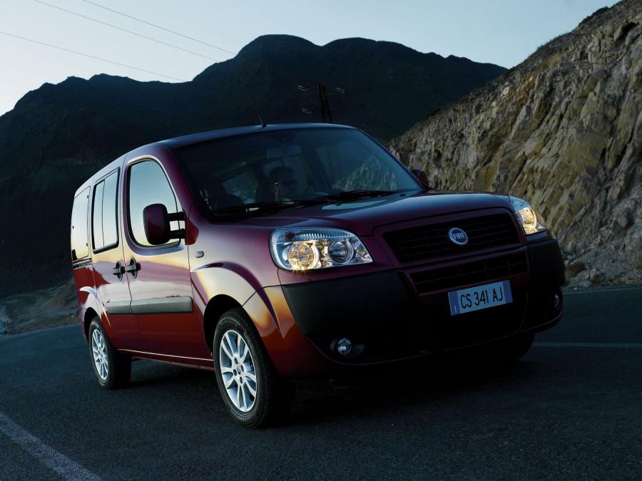  Fiat Doblo Panorama 2005 года  (фото 11 из 14)